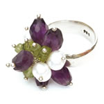 White pearls, amethyst and peridots cabochon[4179]